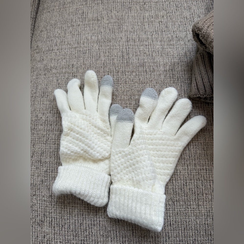 GLOVES